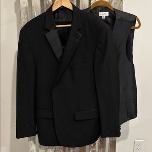Calvin Klein/Pronot Uoumo Men's Tuxedo Set